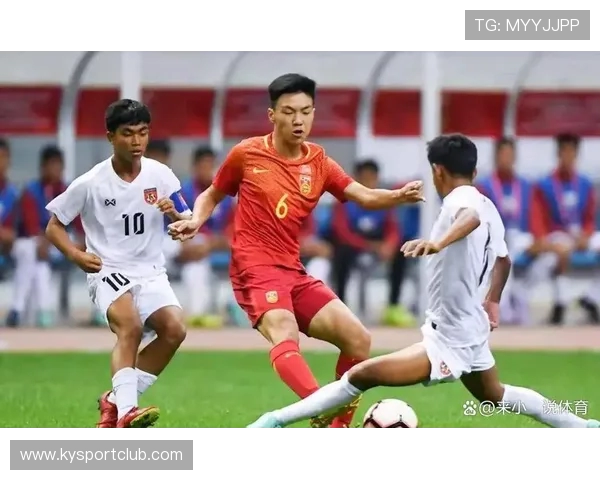 太狠了！杨旭鼓励U17国足：网络已打得不可开交，请你们一定加油，场面多少有点离谱